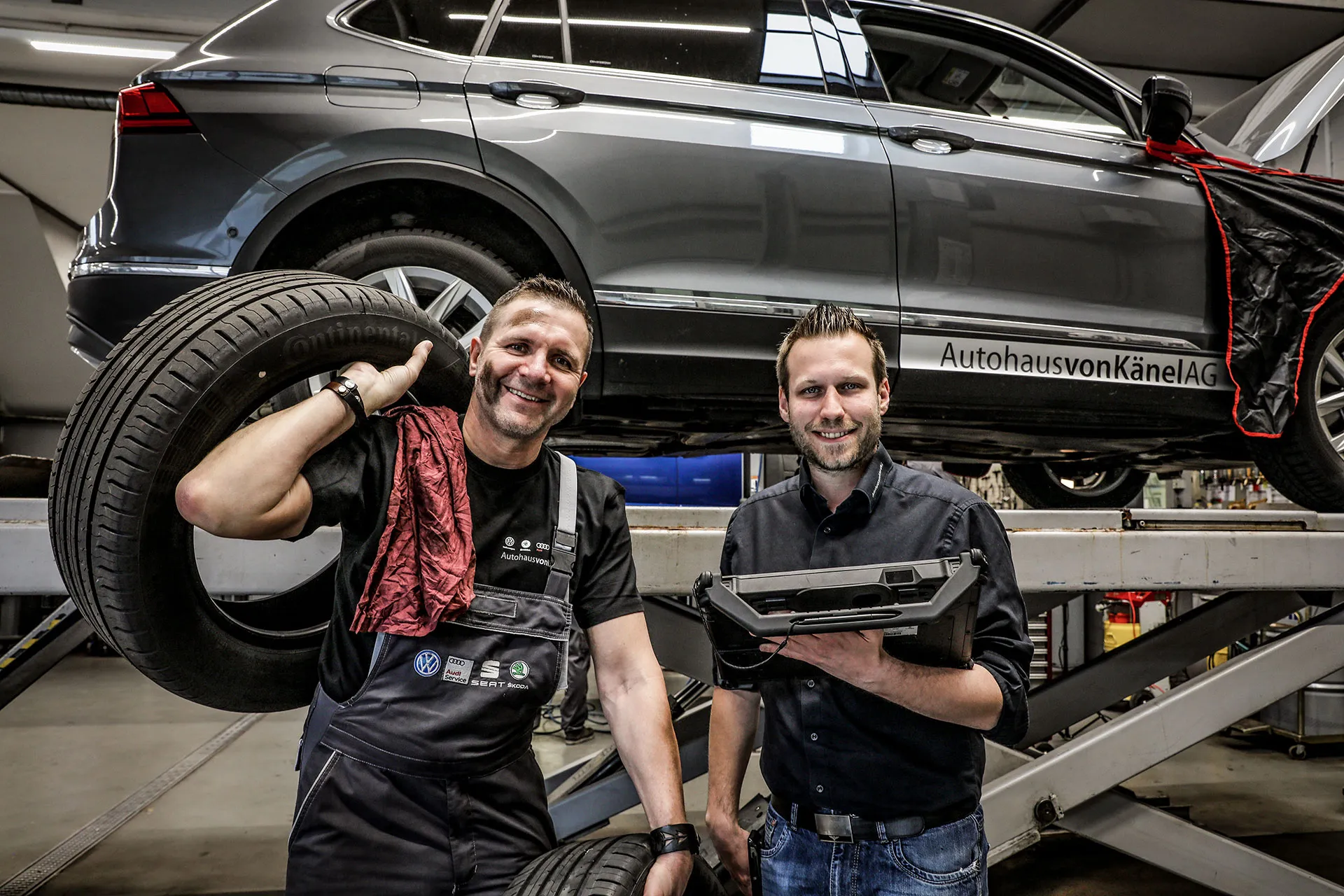 Testimonial Photo with AutohausvonKänel in the Garage