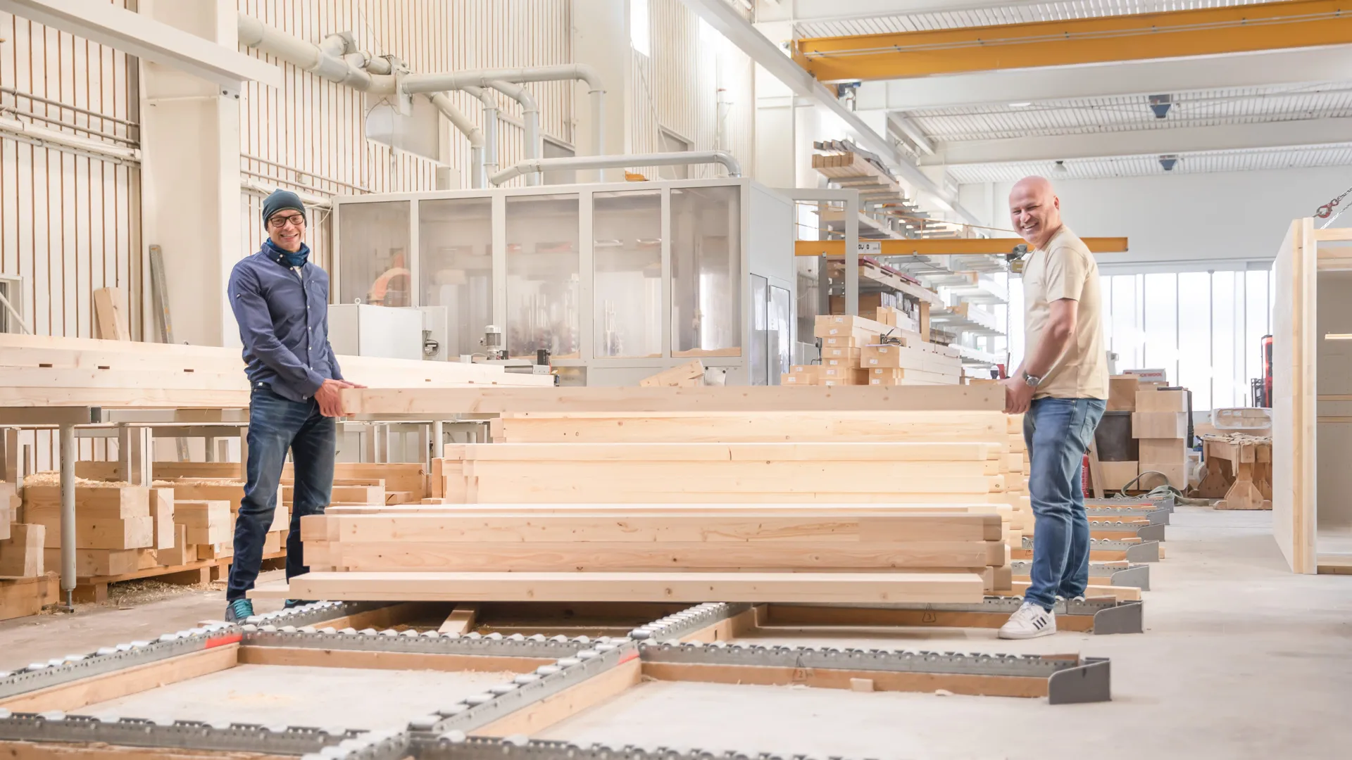 Testimonial Photo with Müller Peter from schaerholzbau and Erich Stähli from SwissSalary