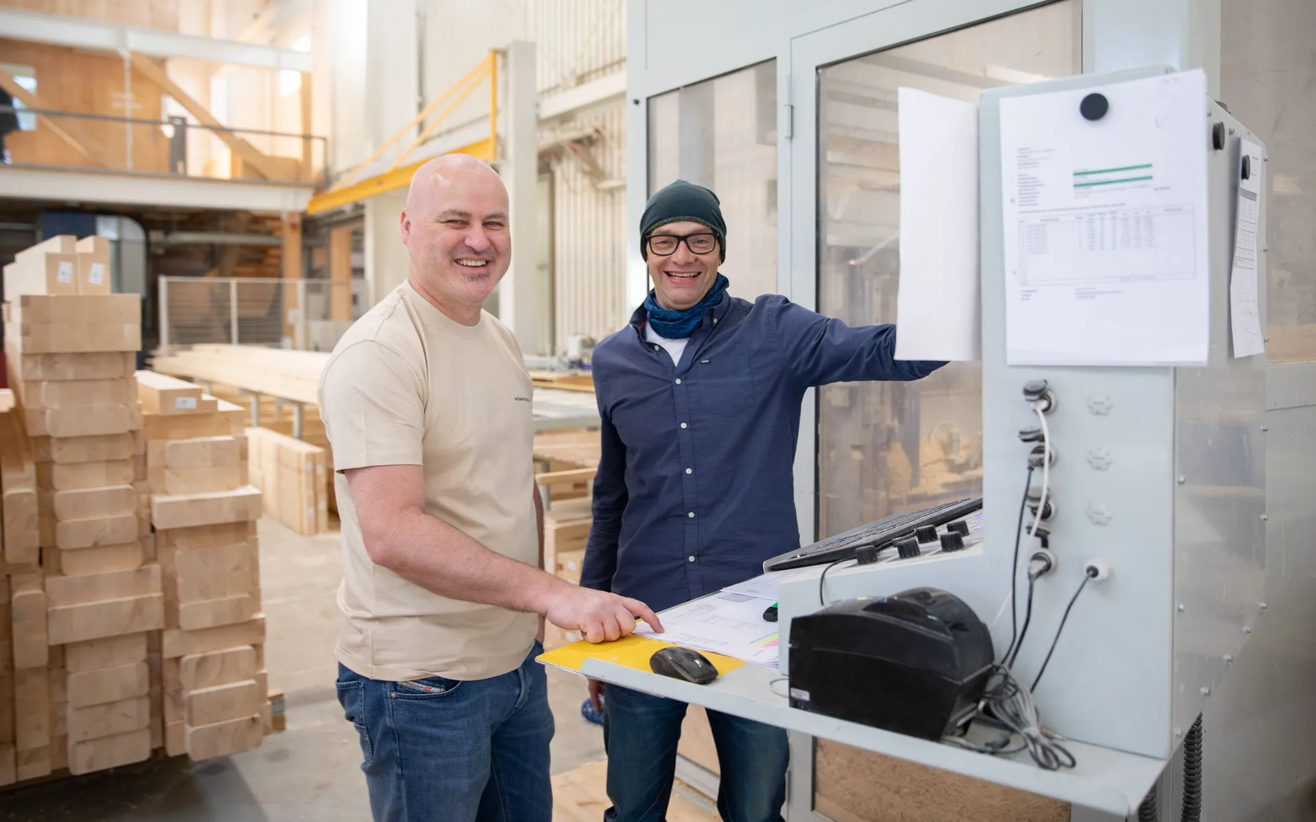 Testimonial Photo with Müller Peter from schaerholzbau and Erich Stähli from SwissSalary